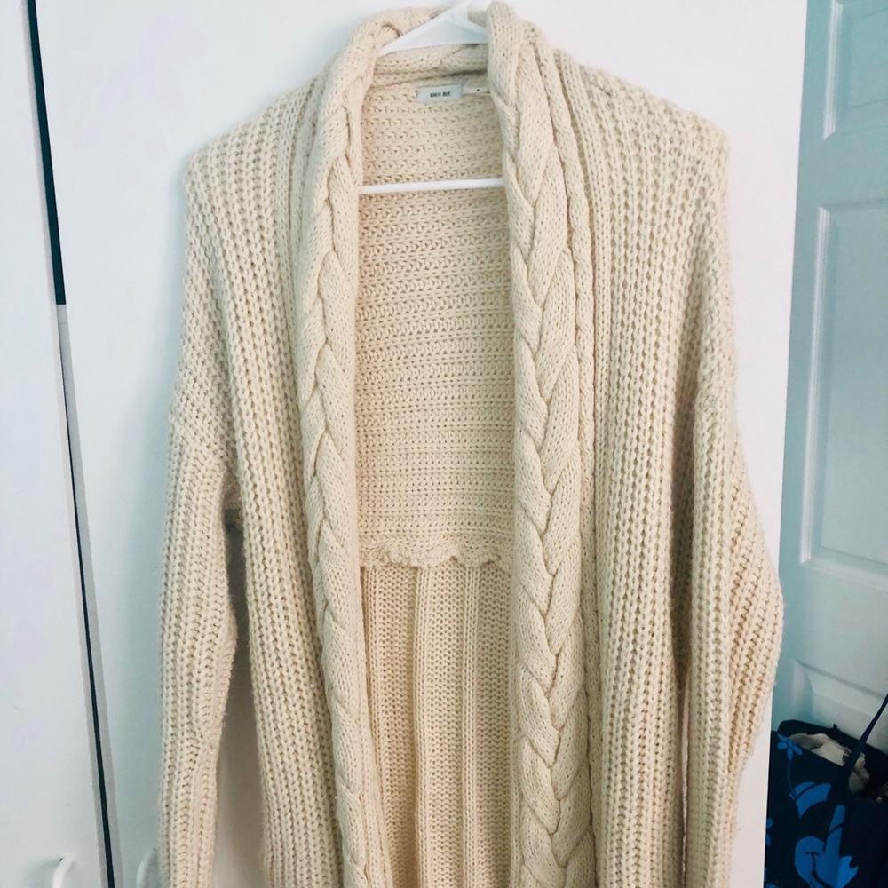 ⭐️So cozy! Urban outfitters kimchi blue sweater!⭐️